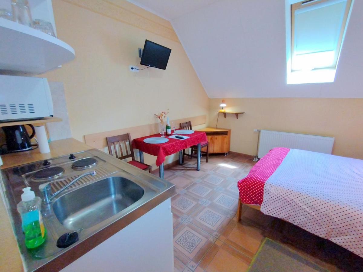 Burg Apartman Gyula Εξωτερικό φωτογραφία