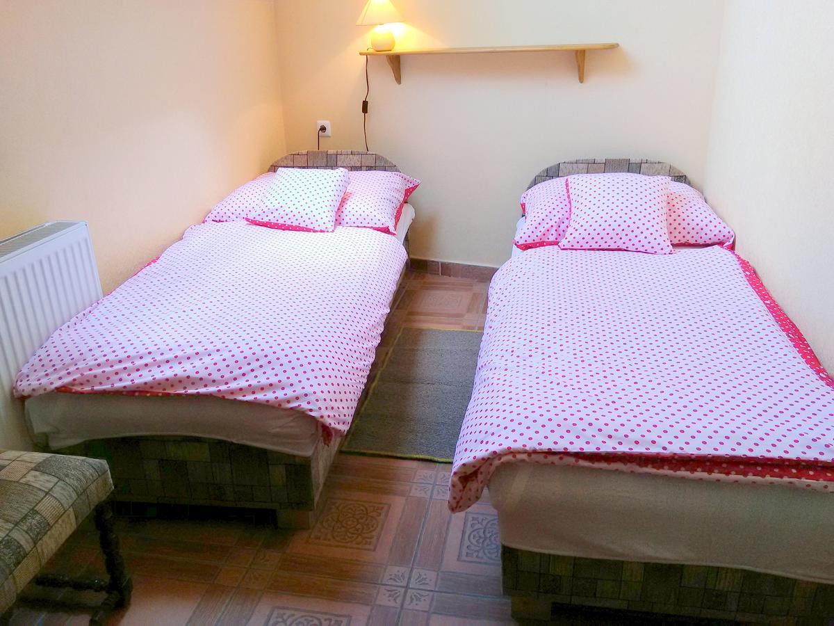 Burg Apartman Gyula Εξωτερικό φωτογραφία