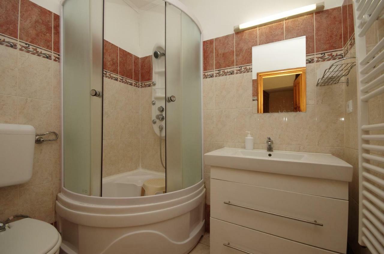 Burg Apartman Gyula Εξωτερικό φωτογραφία