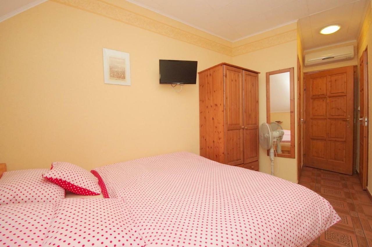 Burg Apartman Gyula Εξωτερικό φωτογραφία
